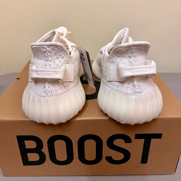 Yeezy Boost 350 V2 - Picture 2 of 10